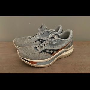 Saucony Endorphin Speed. Size 8.